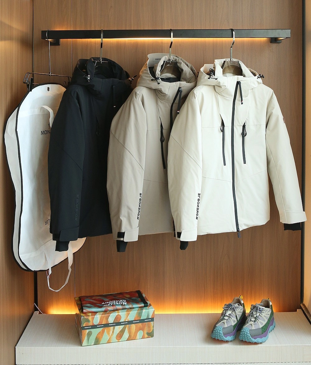 &wg.luxury-- 7o9385r Down jacket GORE-Tex white goose down 3colour item: E-F409I1529-3